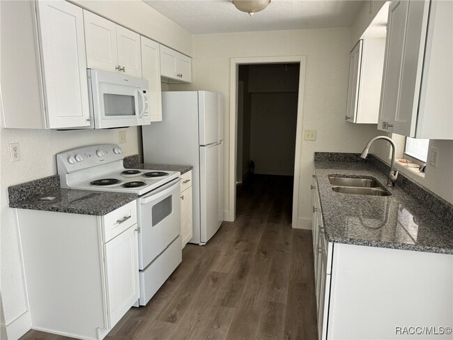 Building Photo - 35 S Osceola St