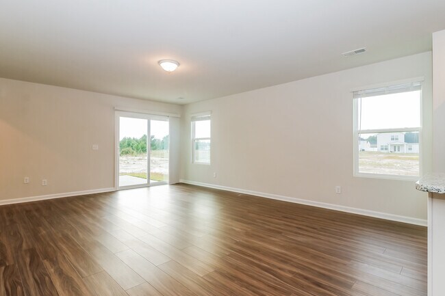 Foto del edificio - 539 Wilkins Rd, Midway, GA