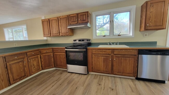 Building Photo - 429 Davisville Rd
