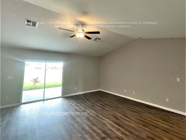 Foto del edificio - 1067 Paraclete Rd
