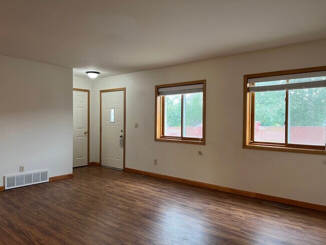 Building Photo - 207 N Hunters Way