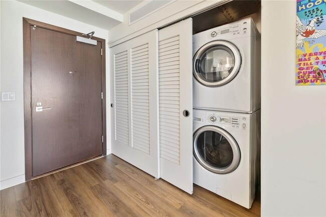 Building Photo - Symphony 1 bedroom