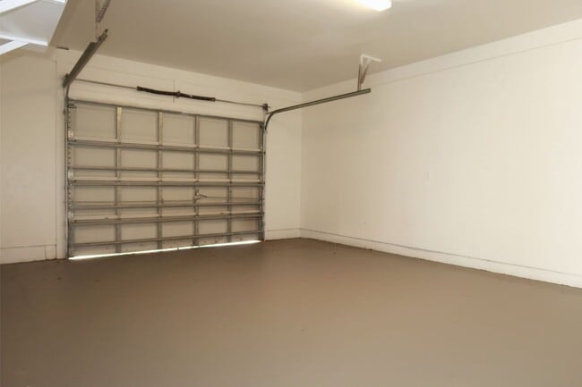 Building Photo - 311 4th Ave SW