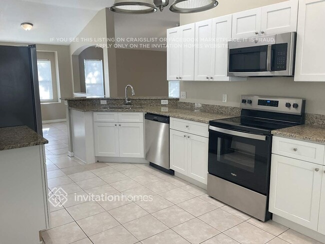 Foto del edificio - 11801 Acorn Woods Terrace