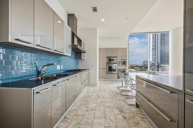 Foto del edificio - 2727 Kirby Dr