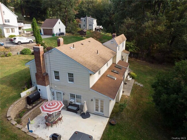 Building Photo - 126 Dogwood Dr