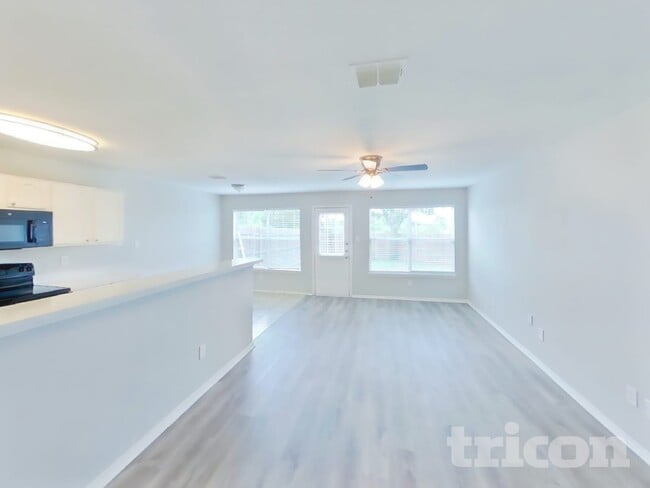 Foto del edificio - 1532 Pine Ln
