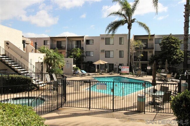 Foto del edificio - 6780 Friars Rd