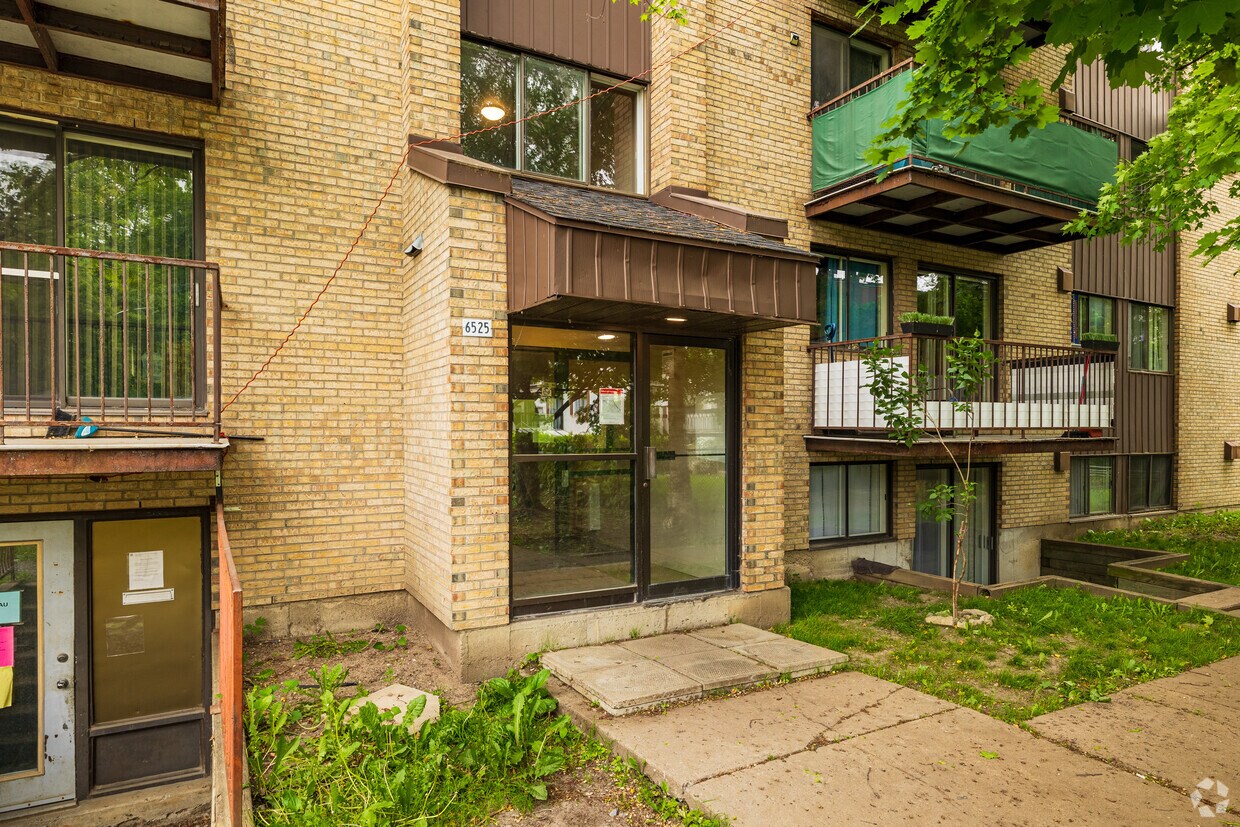 Building Photo - 6525 Rue Villeneuve