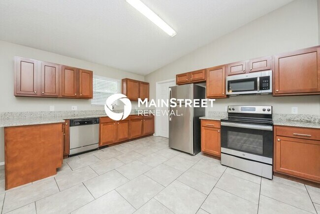 Building Photo - 3 Bedroom Pet-Friendly Home in Winter Haven, FL with Main Street Renewal