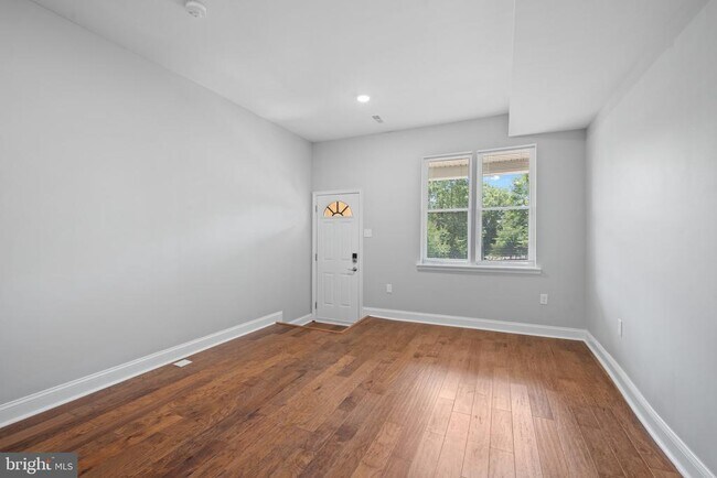 Building Photo - 1504 E 28th St