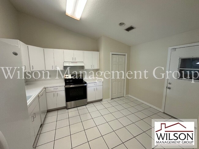 Building Photo - 4066 Bonnie Dr