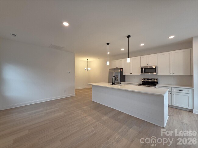 Foto del edificio - 420 S Shaver St