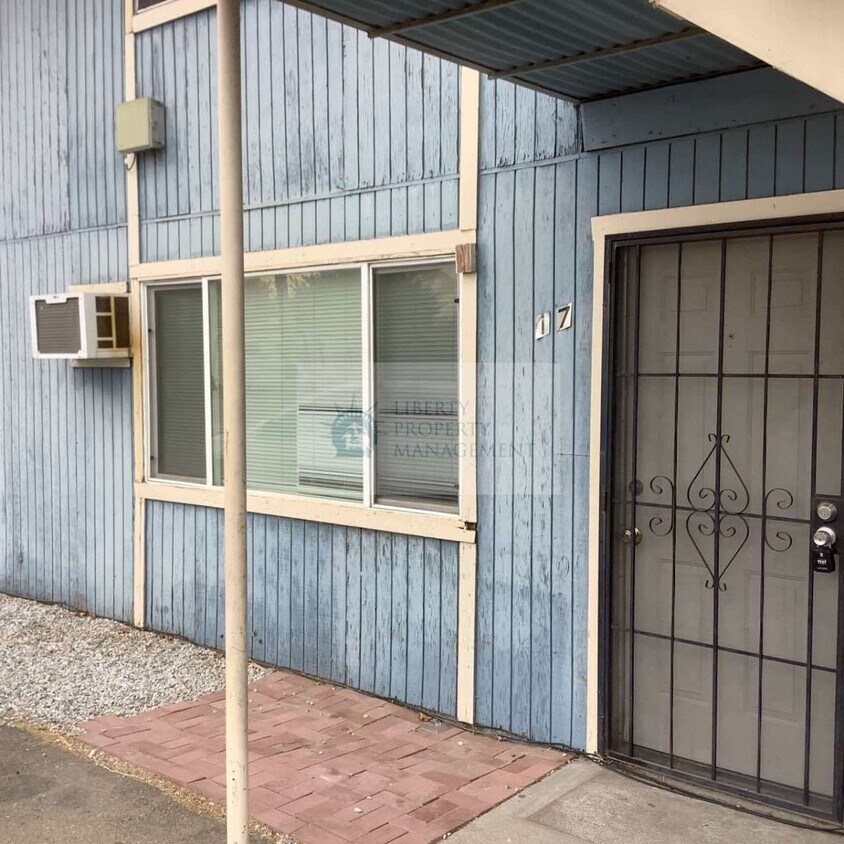 Foto principal - 979 H St