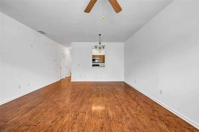 Foto del edificio - 3037 Bonnes Dr