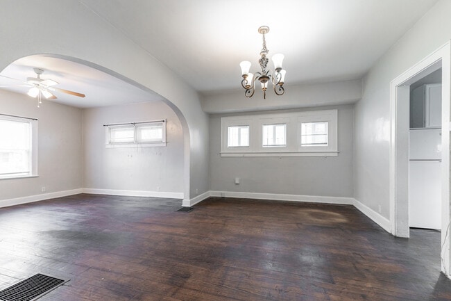 Building Photo - 1619 E Tabor St