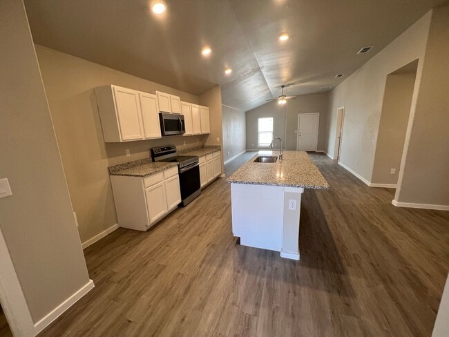 Foto del edificio - New 3 Bedroom Home in Greenwood, TX!