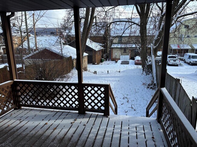 Foto del edificio - 2517 W Chestnut Ave