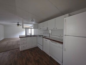 Building Photo - 803 Bonfire Dr