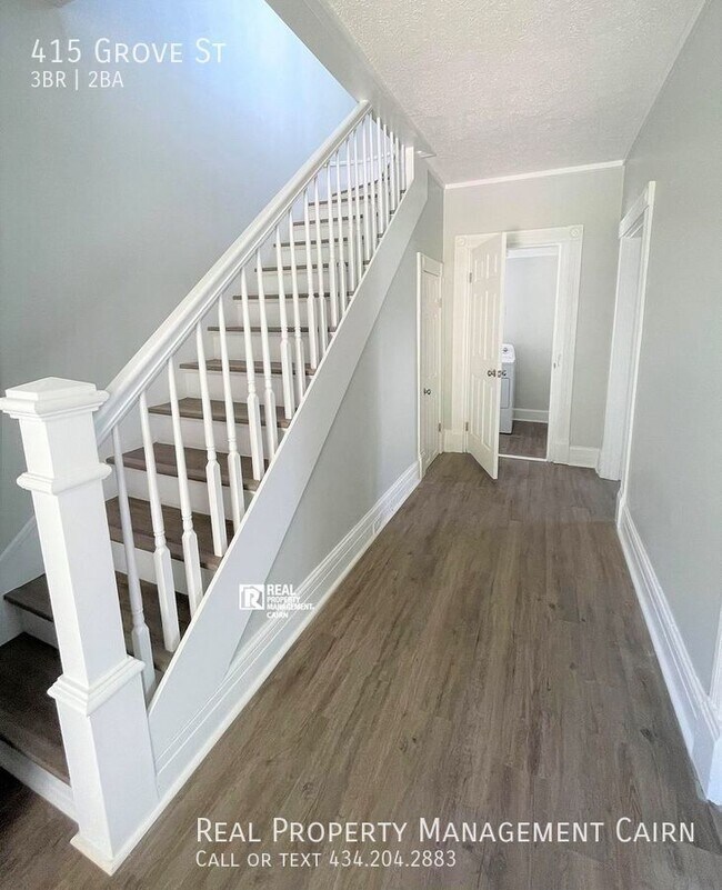 Building Photo - Spacious 3 Bedroom, 2 Bath Home