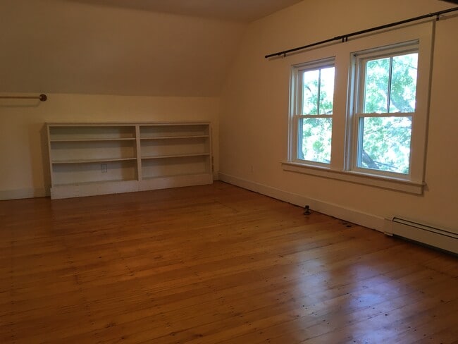Bedroom 1 - 286 Brookline St