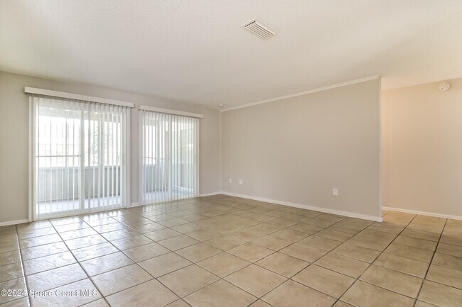 Foto del edificio - 1035 Country Club Blvd