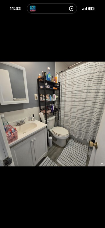 Building Photo - 149 E 1st St