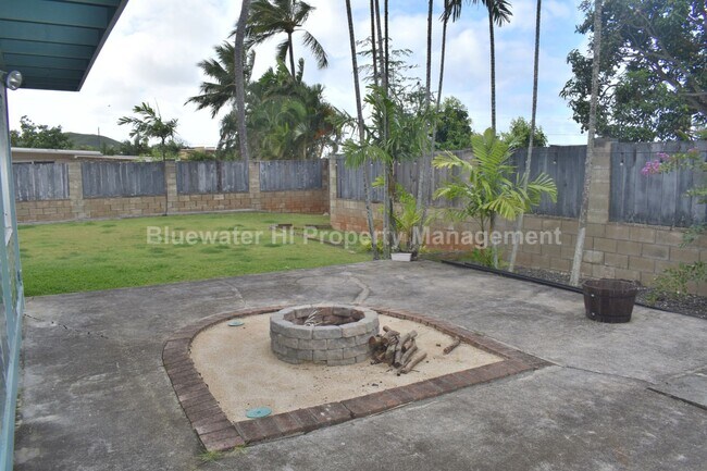 Building Photo - Enchanted Lake, Kailua 3 bedroom, 2 bath single level home.