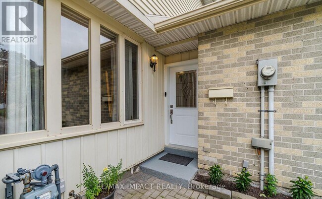 Building Photo - 39 Courtleigh Square