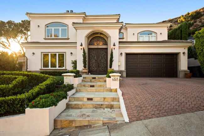 Building Photo - 658 Robin Glen Dr
