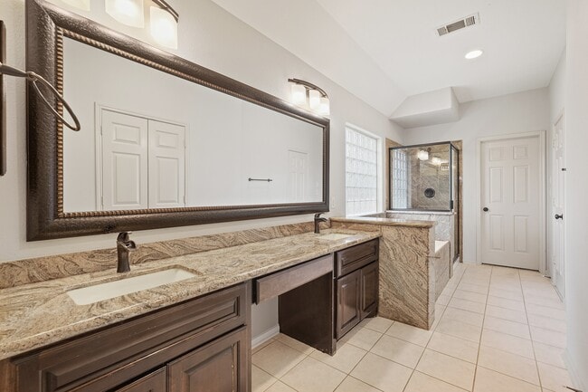 Building Photo - 24543 Pelican Hill Dr