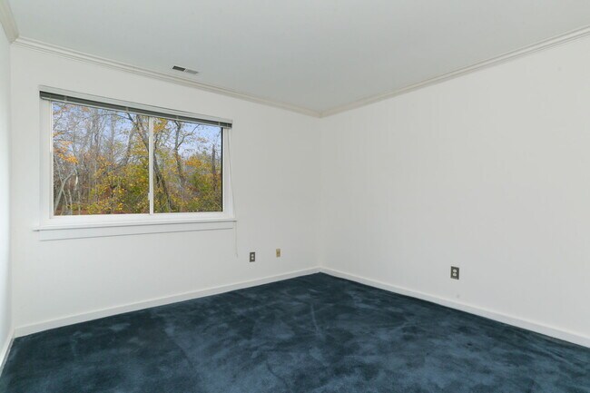 Foto del edificio - 301 Post Rd E