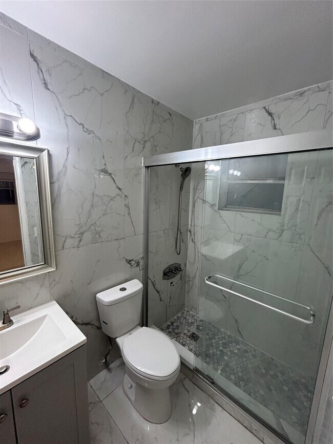 Foto del edificio - 212 SW 22nd St