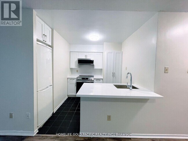 Photo du bâtiment - 1055 Bay St.