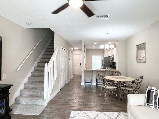 Foto del edificio - 396 Countryside Key Blvd
