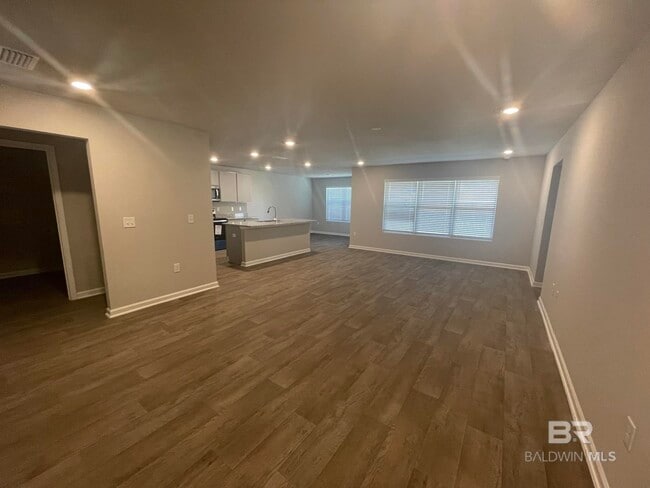 Foto del edificio - 20687 Mercury Dr