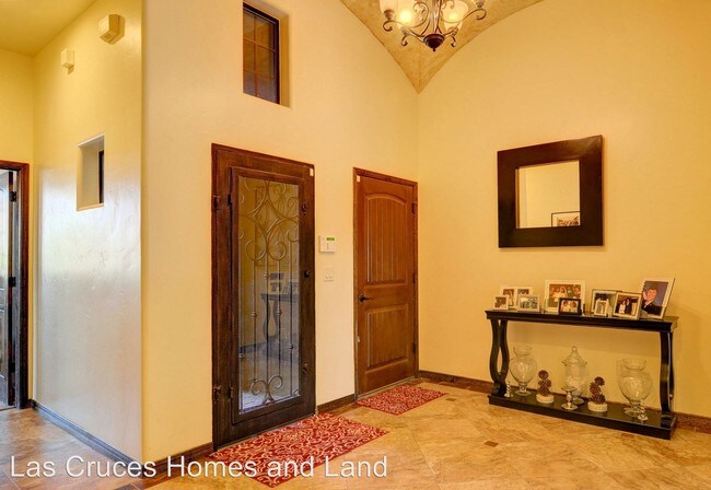 Building Photo - 1060 Calle Griega