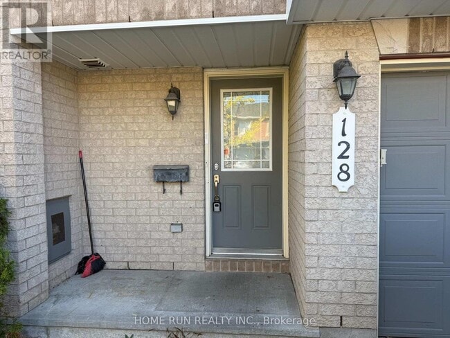 Building Photo - 128 Sorento St