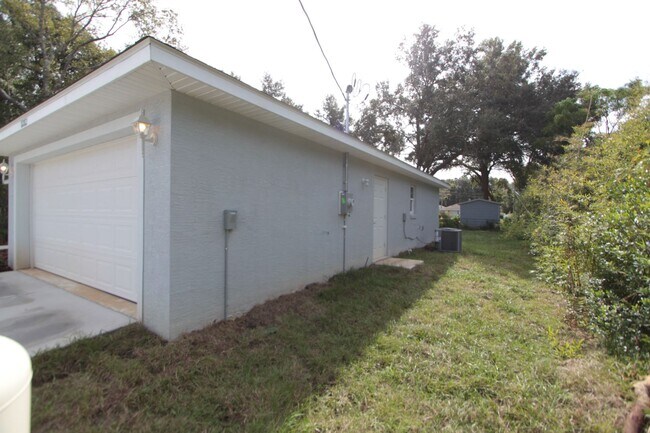 Foto del edificio - Spacious 3-Bedroom Home with No HOA, Pet-Friendly & Natural Gas – Summerfield Living