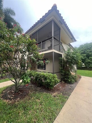 Building Photo - 440 Lakeview Dr