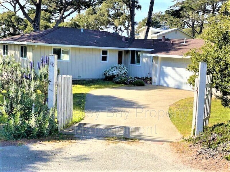 Primary Photo - 1100 Pico Ave