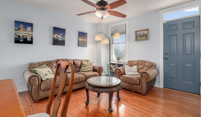 Building Photo - Stunning & Spacious 3 Bed/2 Bath Hampden H...