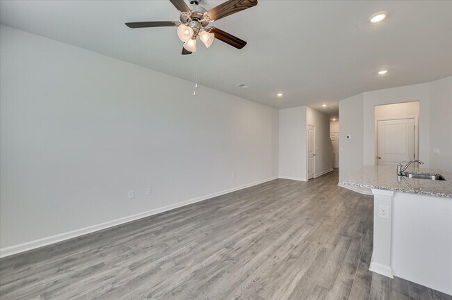 Foto del edificio - 797 Grovebury Ct