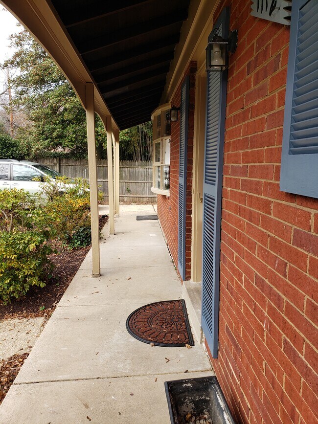 Front porch - 1112 Dunoon Rd