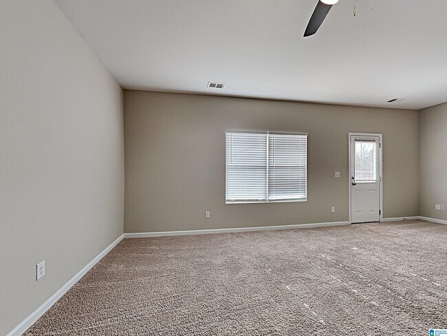 Foto del edificio - 185 Smith Glen Dr
