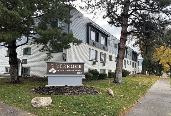 Building Photo - River Rock Apartments