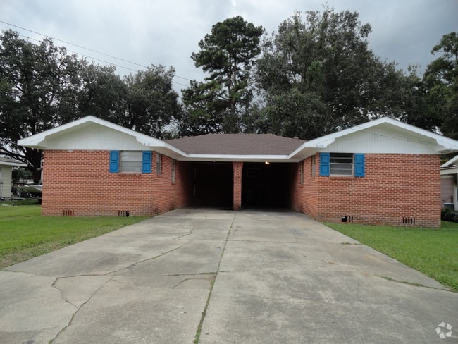 Building Photo - 608 Angers St