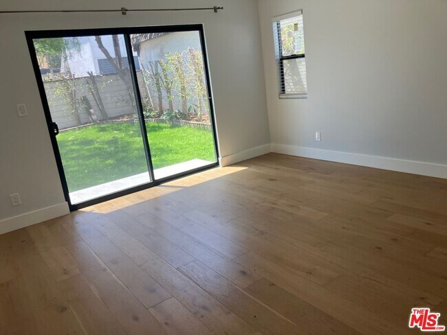 Foto del edificio - 7270 W 85th St