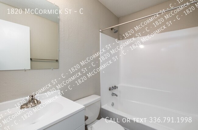 Foto del edificio - 1820 McCormick St