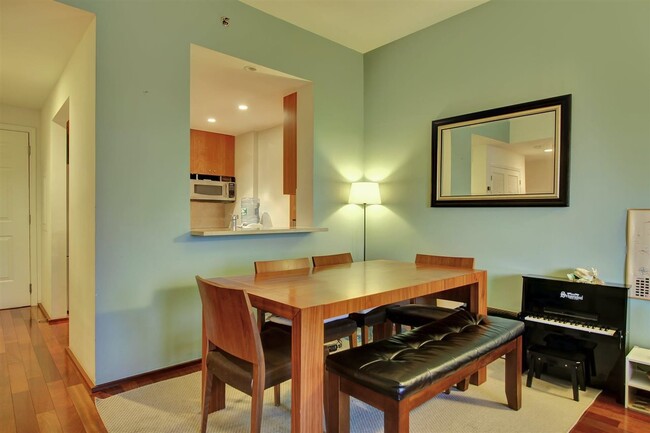 Building Photo - 1302 City Pl